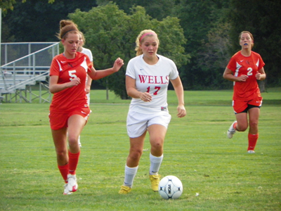 WOMEN’S SOCCER FALLS IN FINAL MINUTES